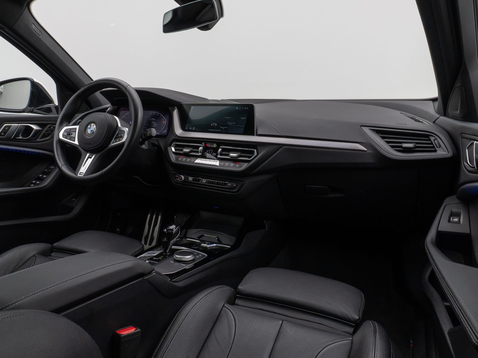 Fahrzeugabbildung BMW 120i M Sport Panoram Kamera DAB HiFi Komfort 19"