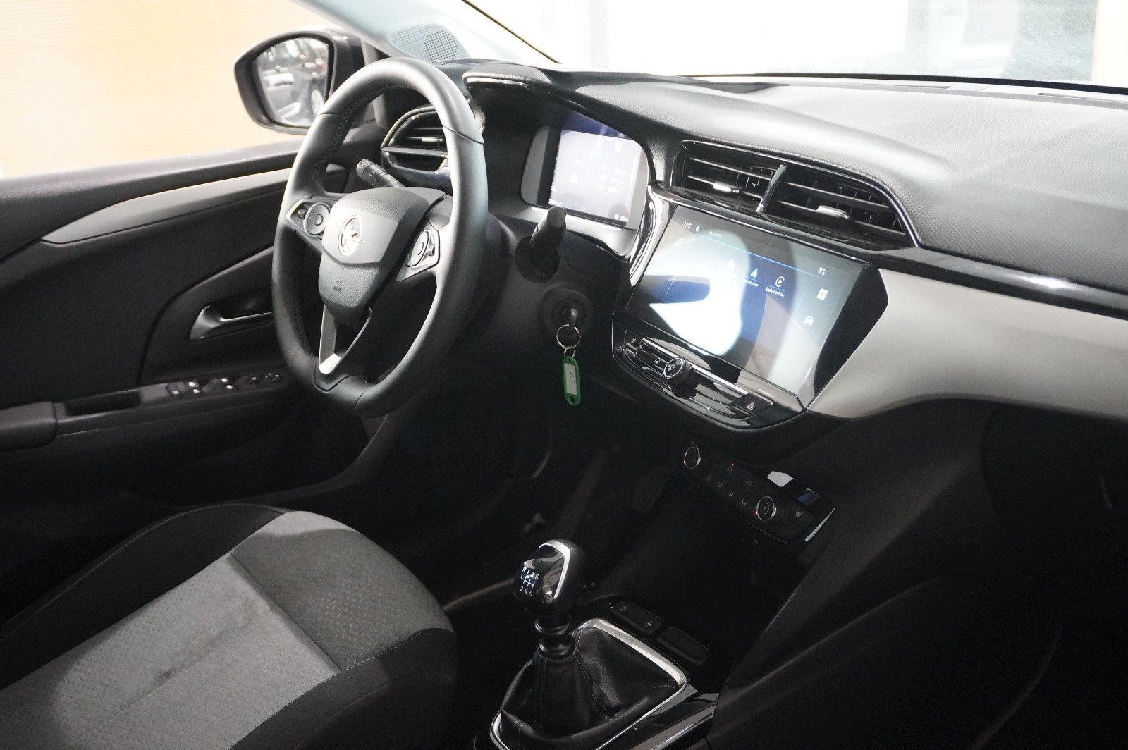 Fahrzeugabbildung Opel Corsa F 1.2 FACELIFT NAVI/LED/KAMERA/VIRTU./DAB+