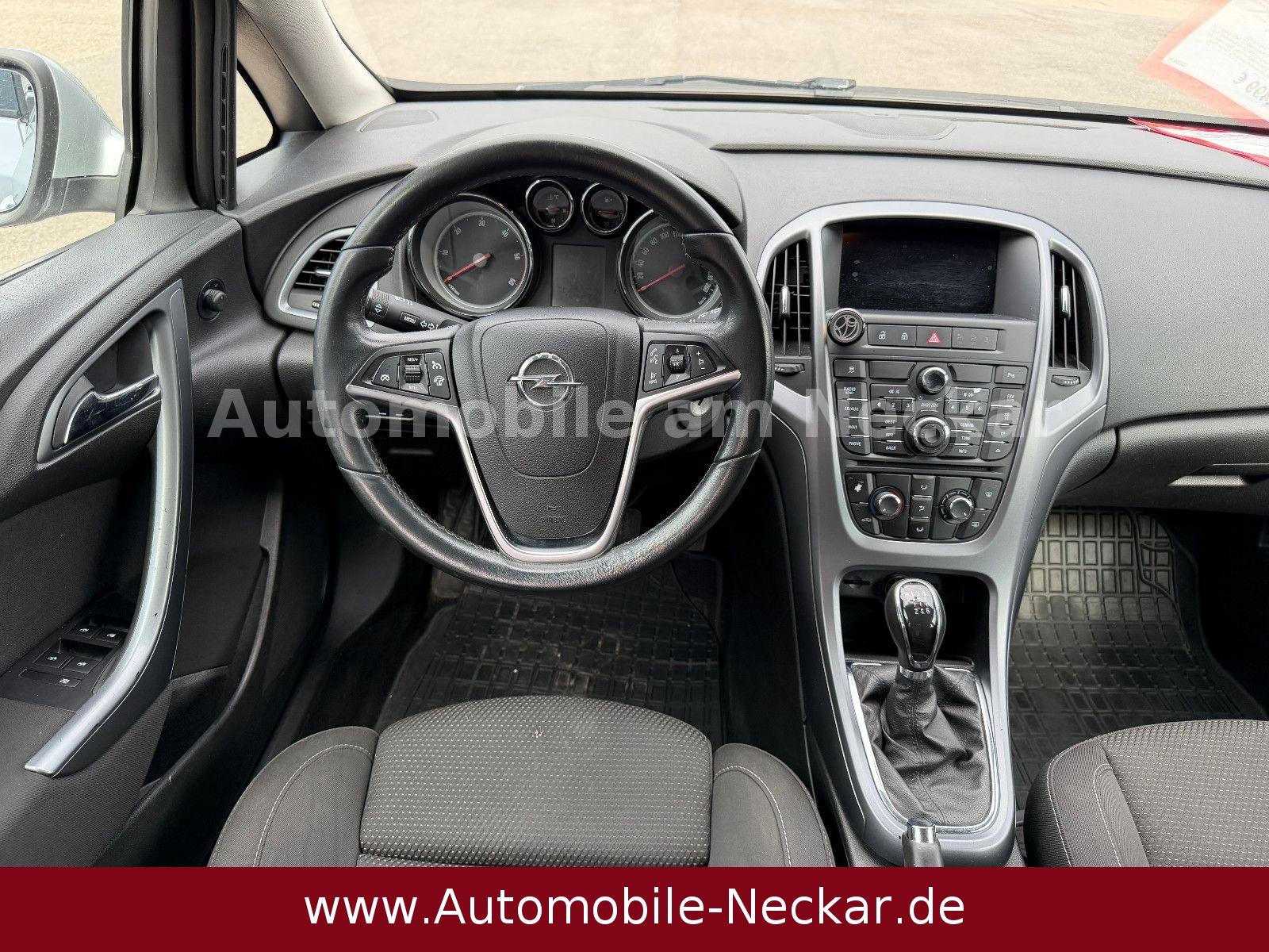 Opel Astra 2013 — photo 13