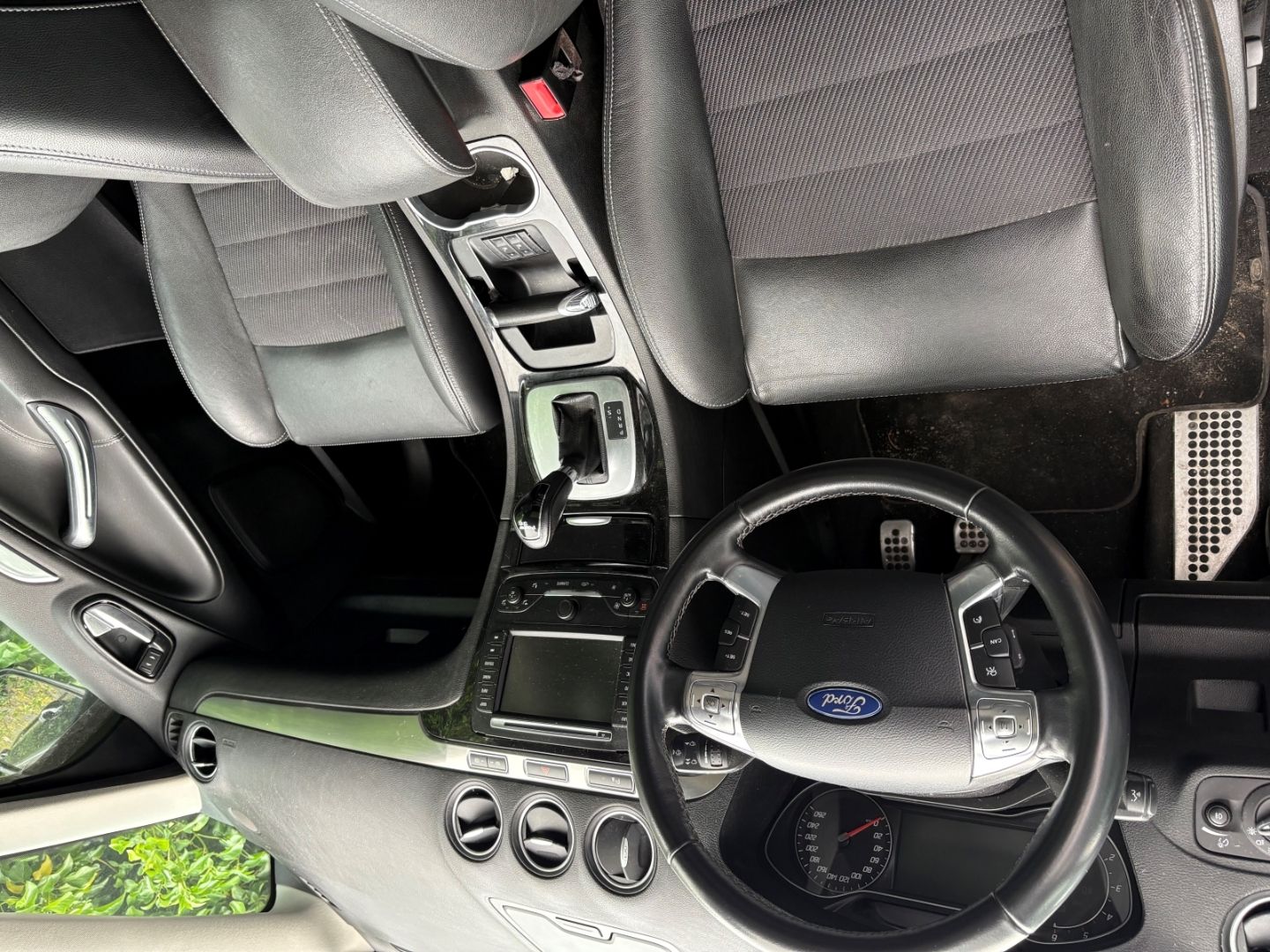 Fahrzeugabbildung Ford S-Max Titan. PanoDach Navi Getriebe defekt Mem.S
