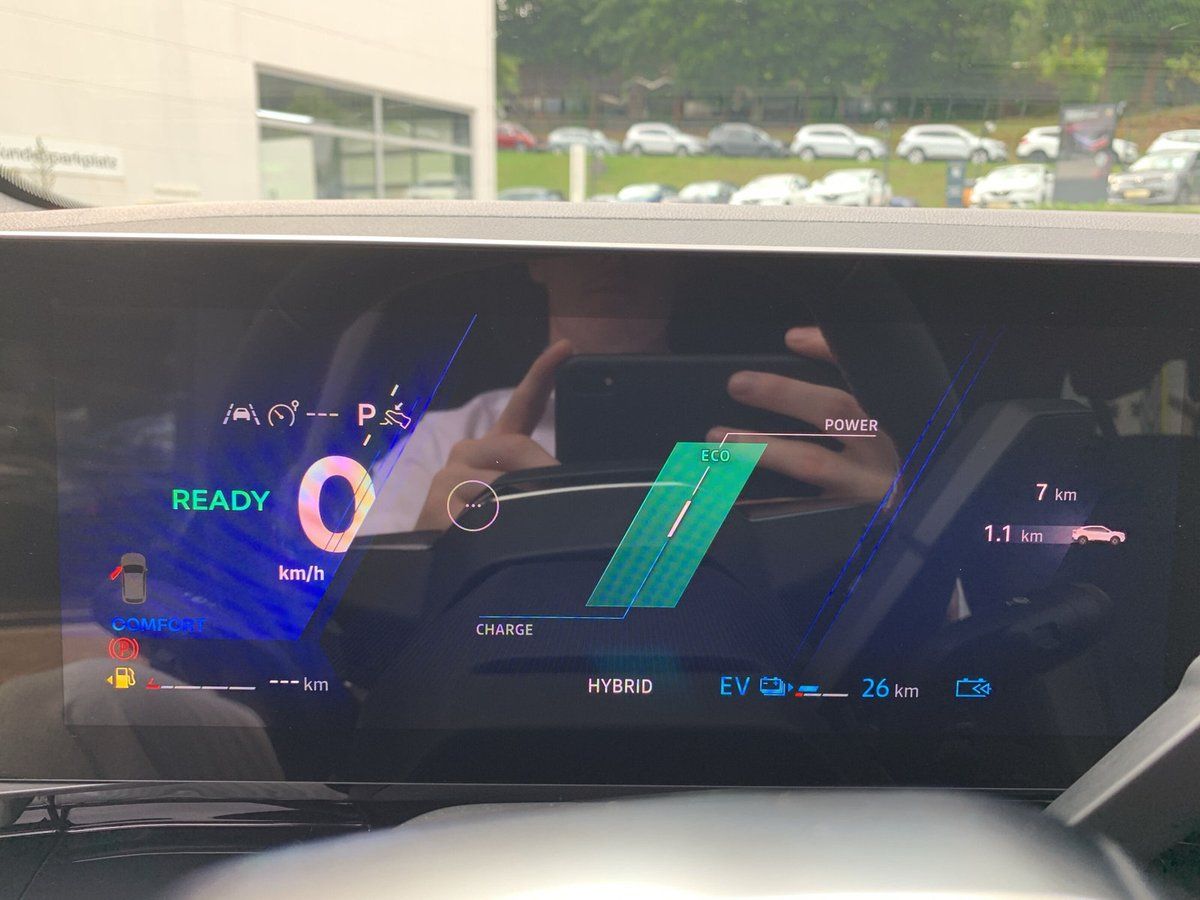 Renault Rafale - Bild 16