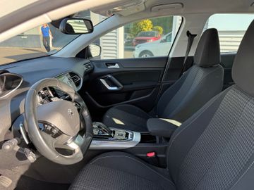 Peugeot 308 Active Pack+Klimaauto+Navi+BT+PDC+Schaltw.