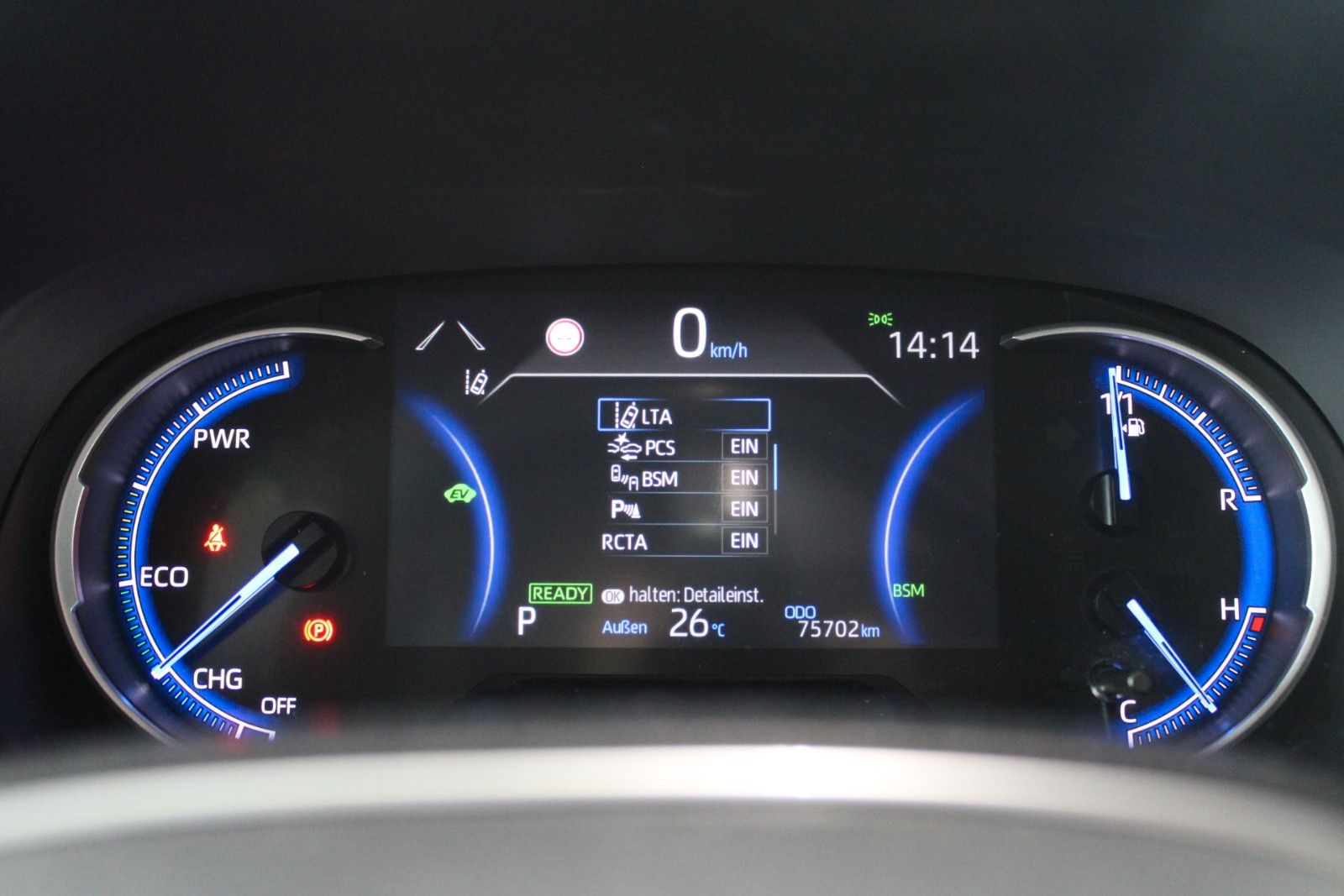 Fahrzeugabbildung Toyota RAV 4 4x2 Hybrid Lounge Aut. PANO LED LEDER ACC
