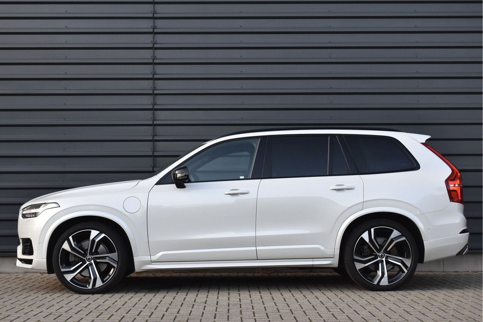 Volvo XC90 2.0 T8 Recharge AWD R-Design | Panorama | B imagem 3