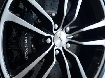 2011 Aston Martin DBS — миниатюра 20