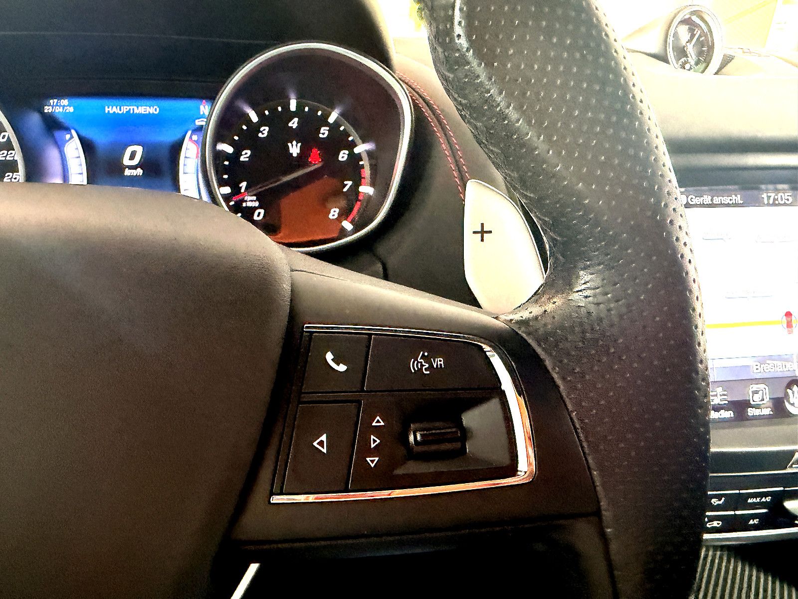 Fahrzeugabbildung Maserati Levante S/CARBON/HARMAN-KARDON/KAMERA/BRD