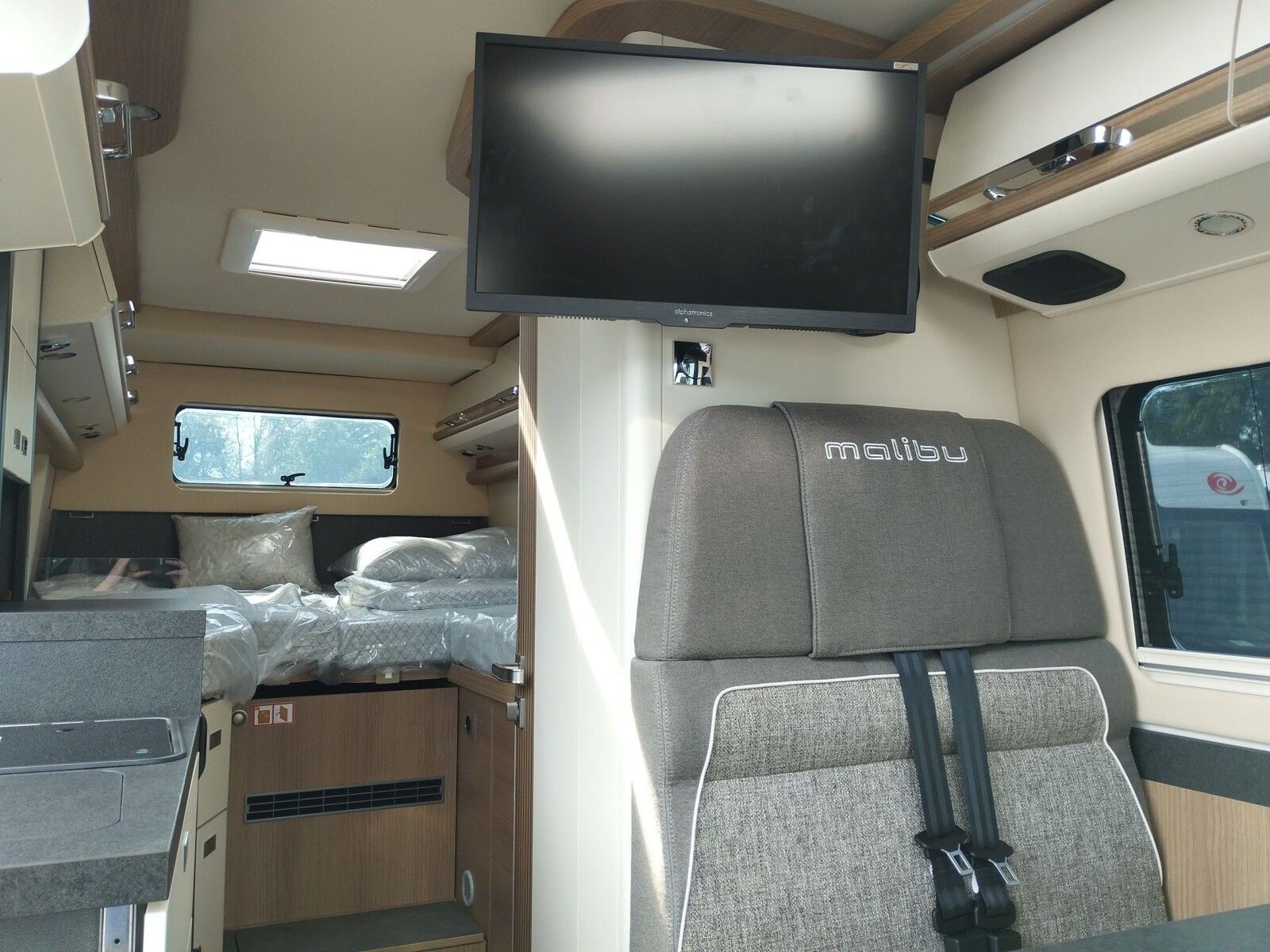 Fahrzeugabbildung Malibu Genius 641 LE Klimaautomatik, Radio DAB