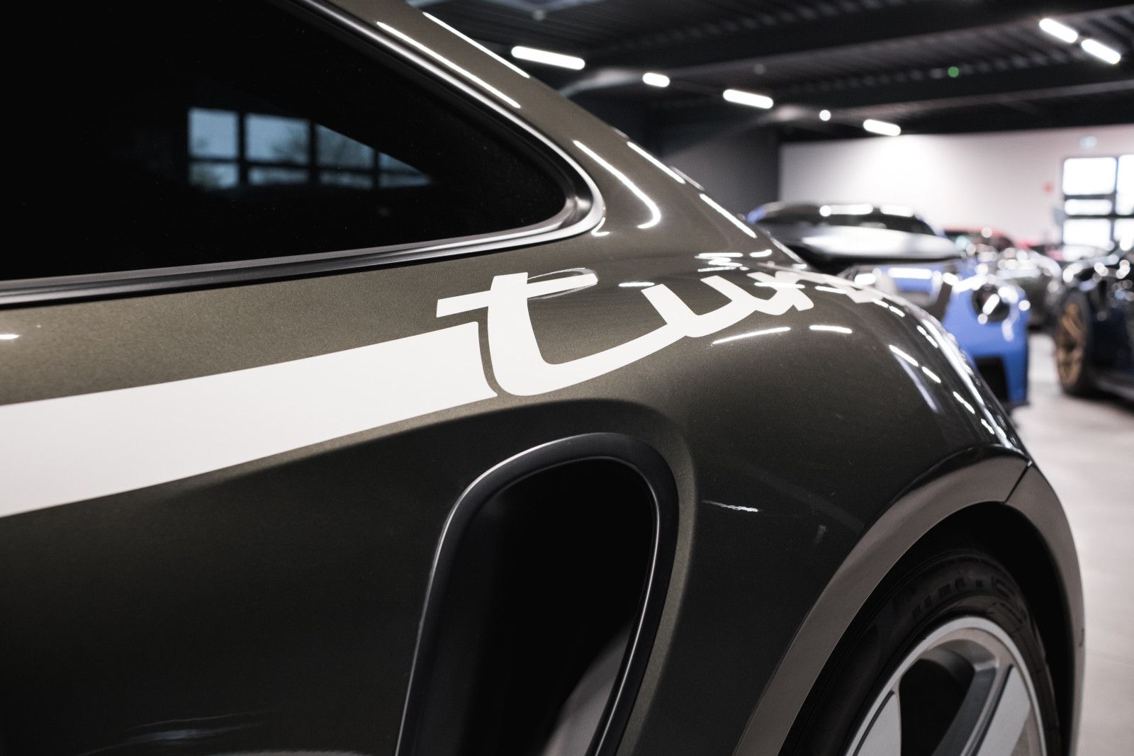 Fahrzeugabbildung Porsche 992/911 Turbo 50 Jahre Heritage-Nachtsicht-Inno