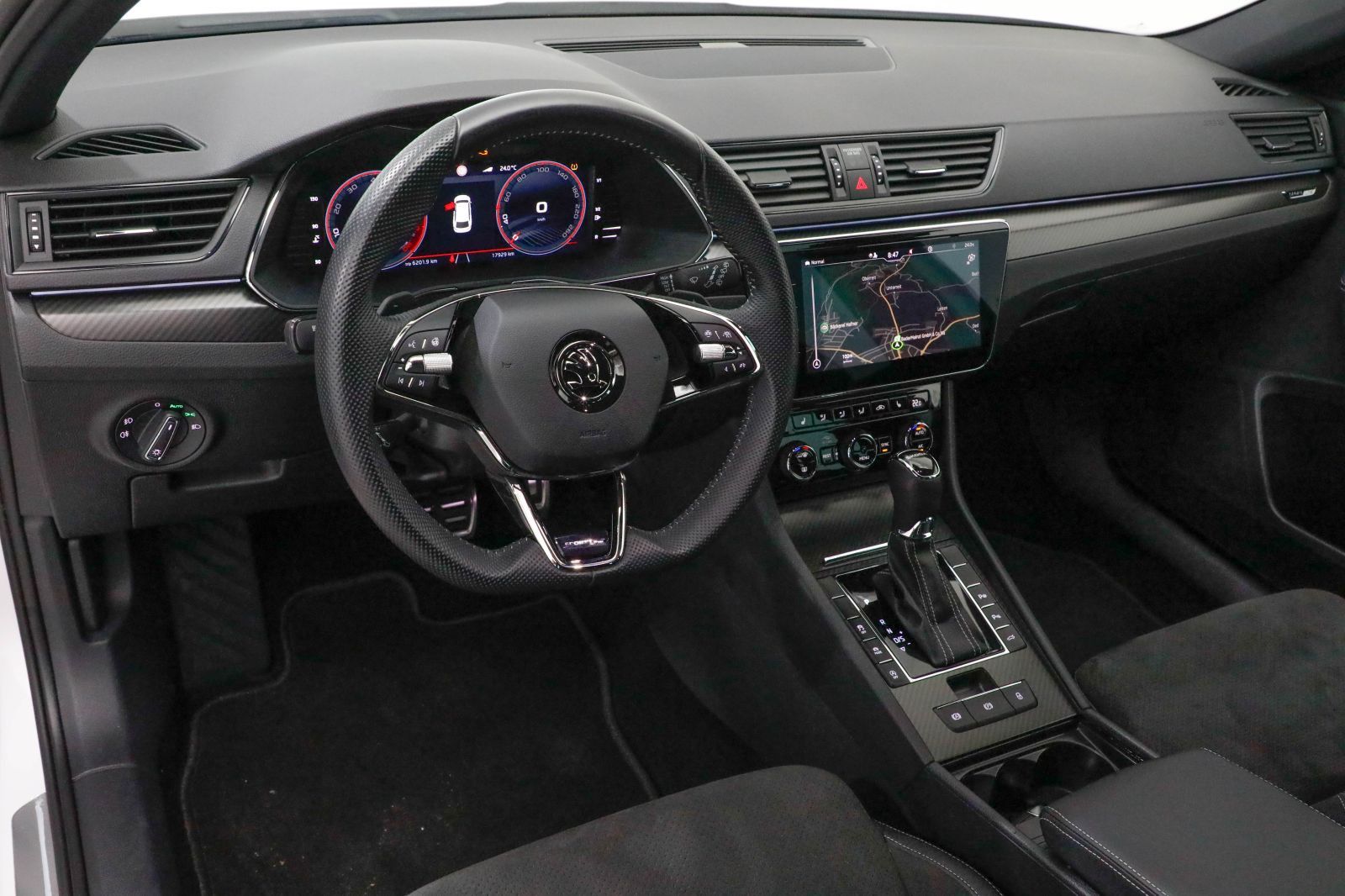 Skoda Superb Combi 2.0 TSI DSG Sportline AHK Kamera foto 16