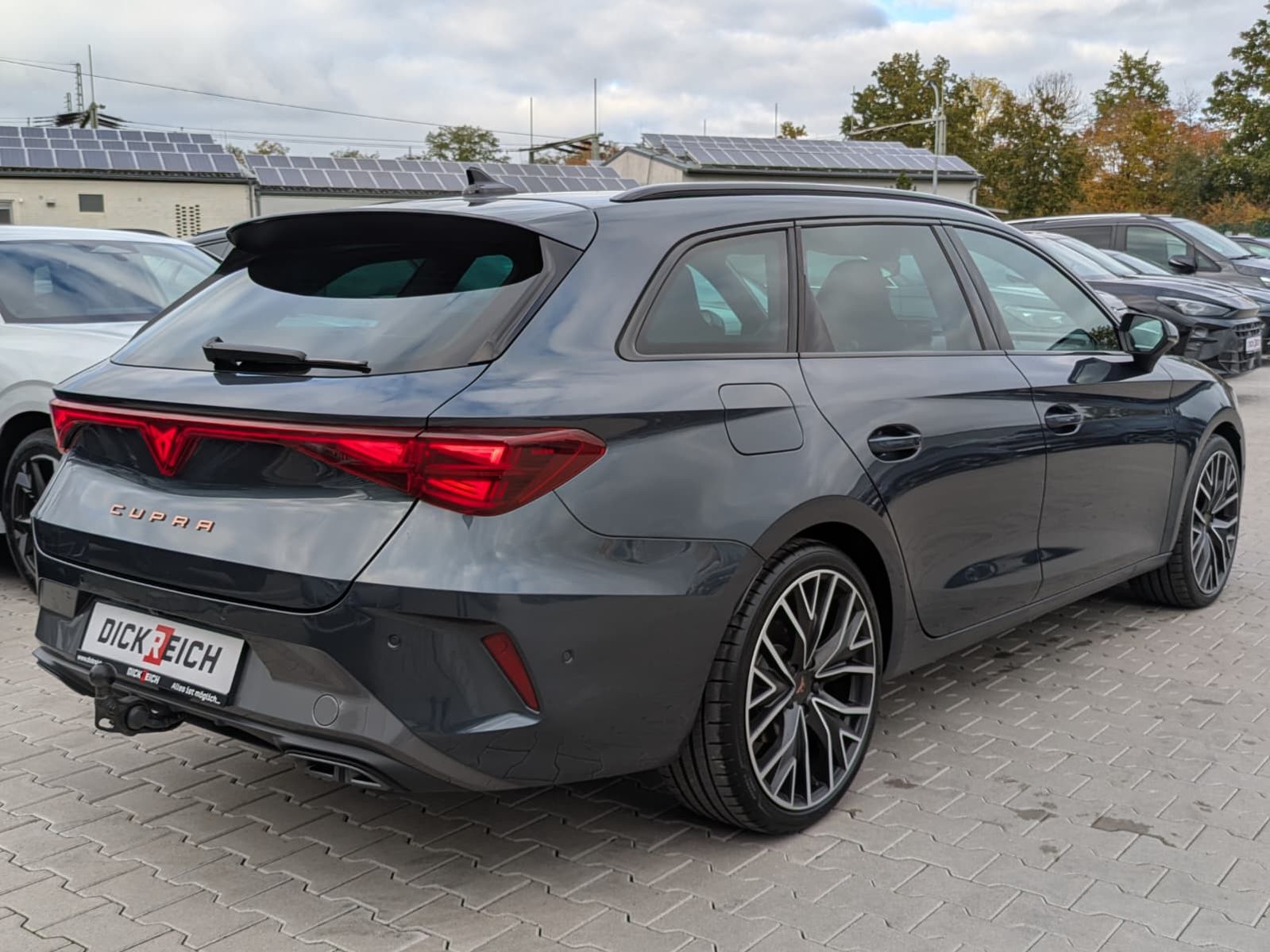 Fahrzeugabbildung CUPRA Leon 1.5 eTSI MATRIX*PANO*ALCAN.*AHK*SENN*Drive2