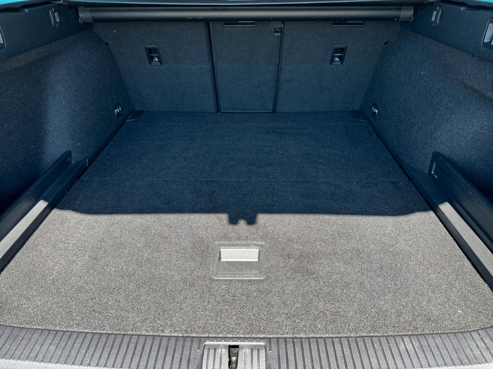 Fahrzeugabbildung Volkswagen Passat Variant Business 2.0 TDI