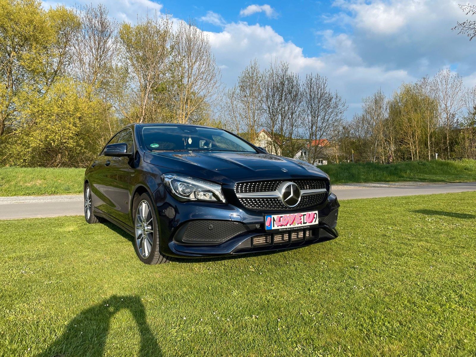 MERCEDES-BENZ CLA 220 d 4MATIC NIGHT/EDITION SERVICE NEU u.v.m