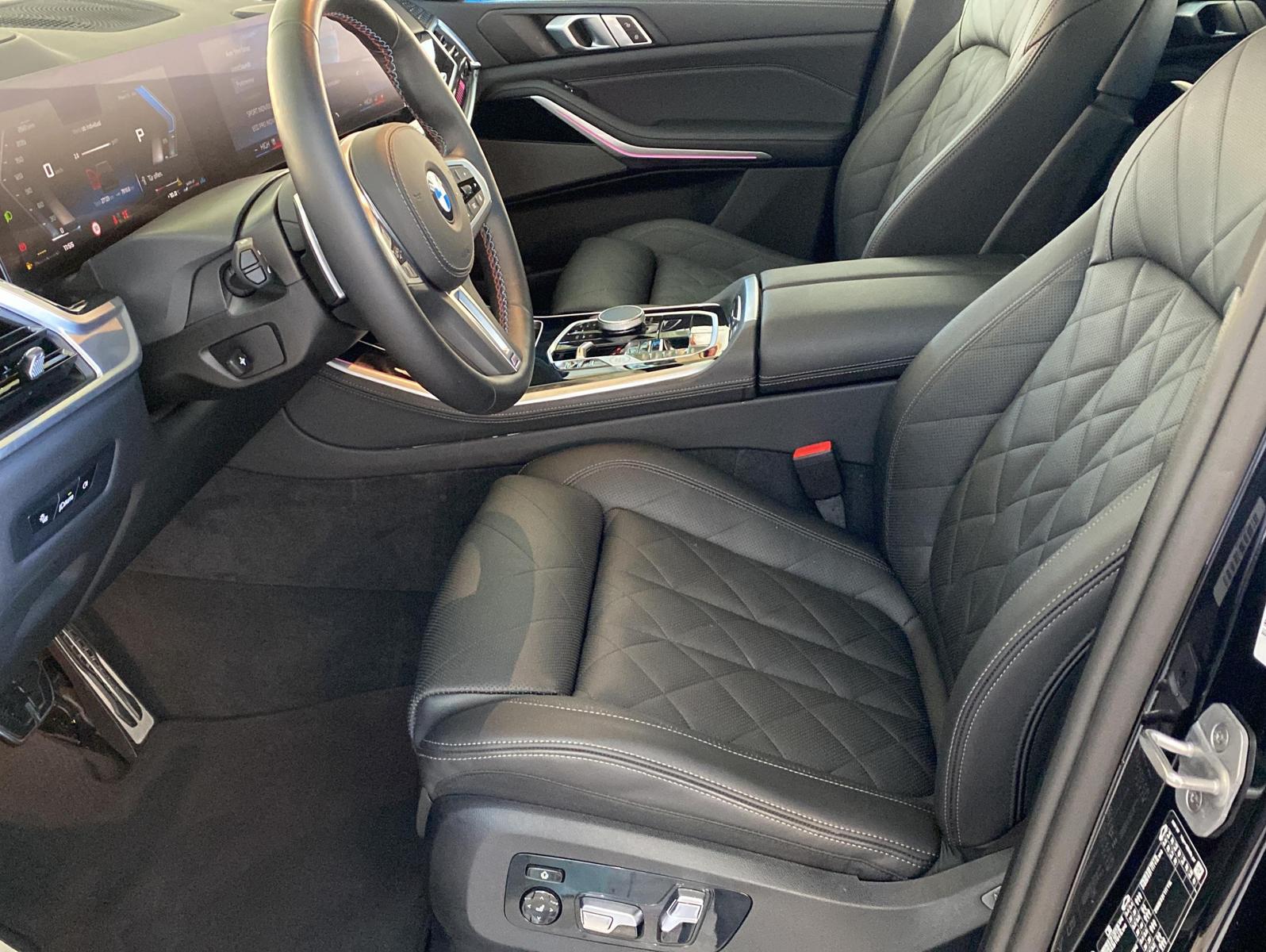 BMW X5 M60 i xDrive*NP 144.000€*SkyLounge