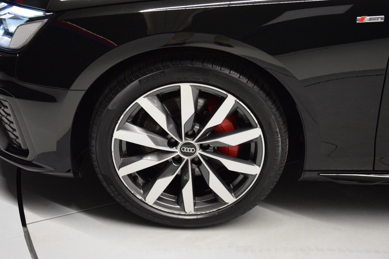 Fahrzeugabbildung Audi A4 Avant 40 TDI S line MATRIX 3-Zonen ACC