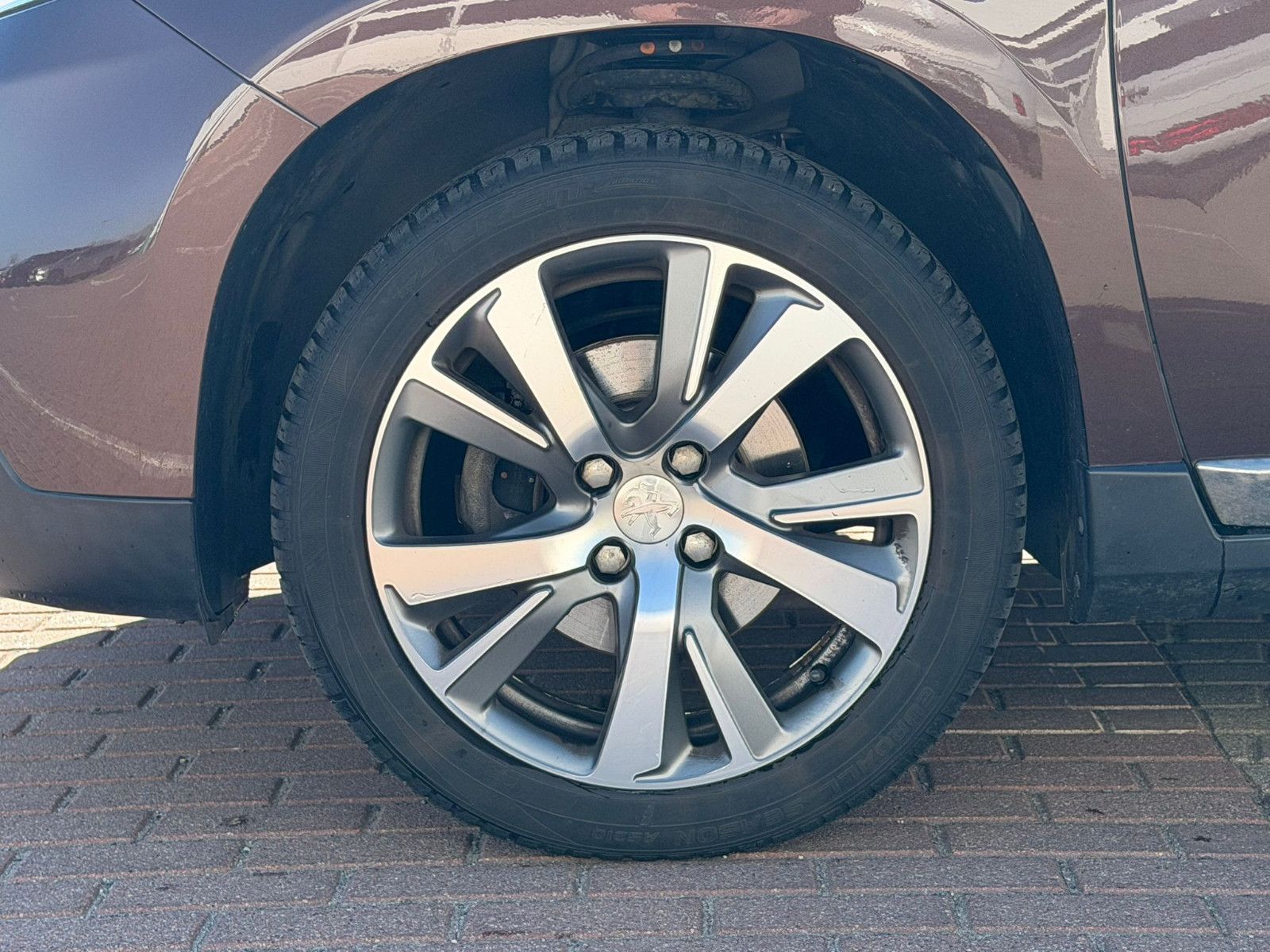 Fahrzeugabbildung Peugeot 2008 Allure