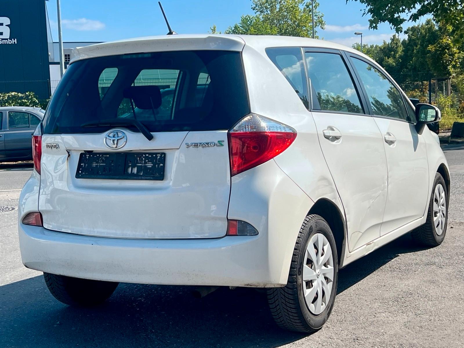 Toyota Verso-S Life