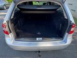 Mercedes-Benz E 220 E T-Modell CDI BlueEfficiency Avantgarde - Mercedes-Benz E 220: Cdi T Modell