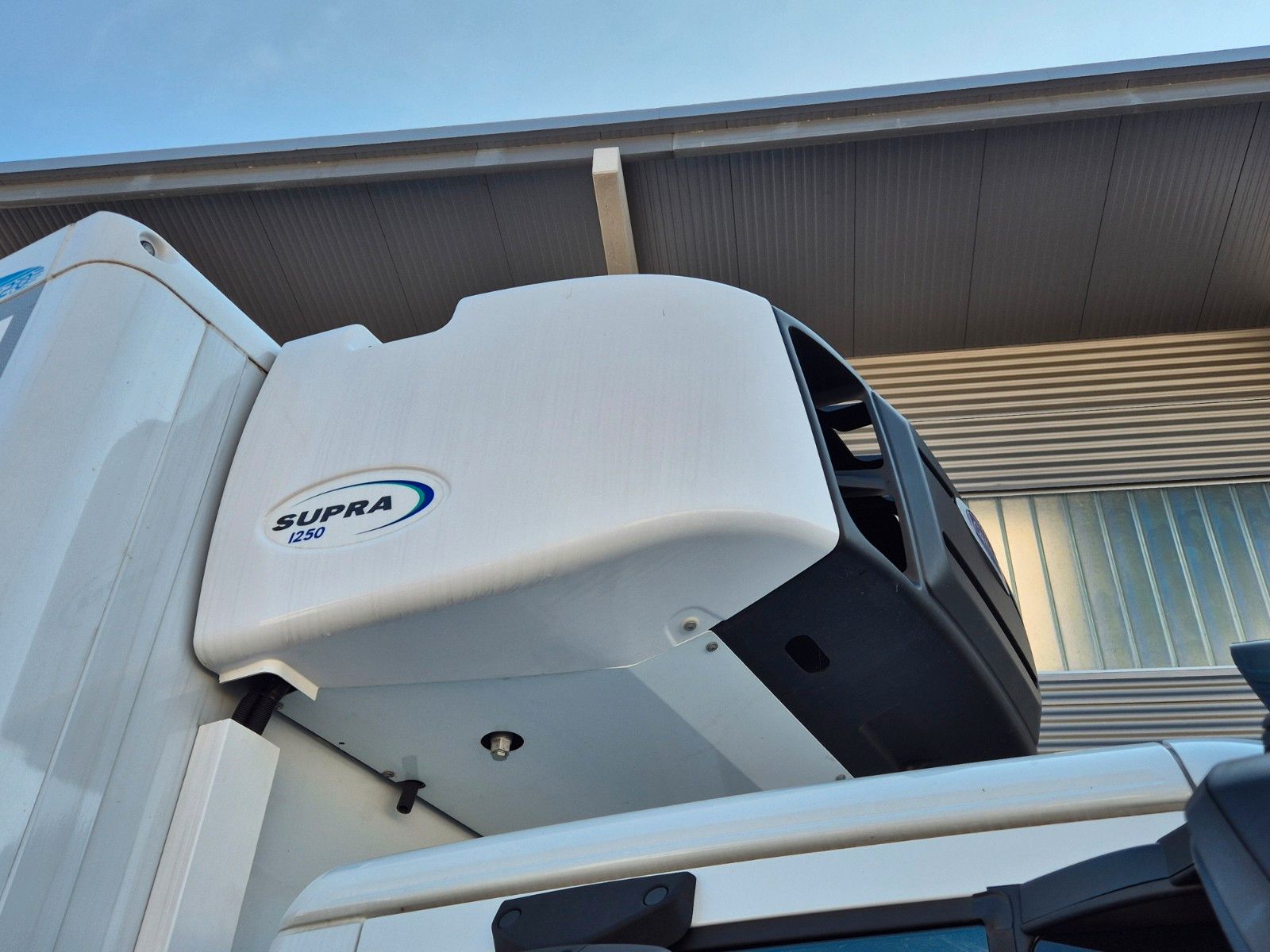 Fahrzeugabbildung Iveco Eurocargo ML160E28/P Carrier Supra 1250 LBW Tür