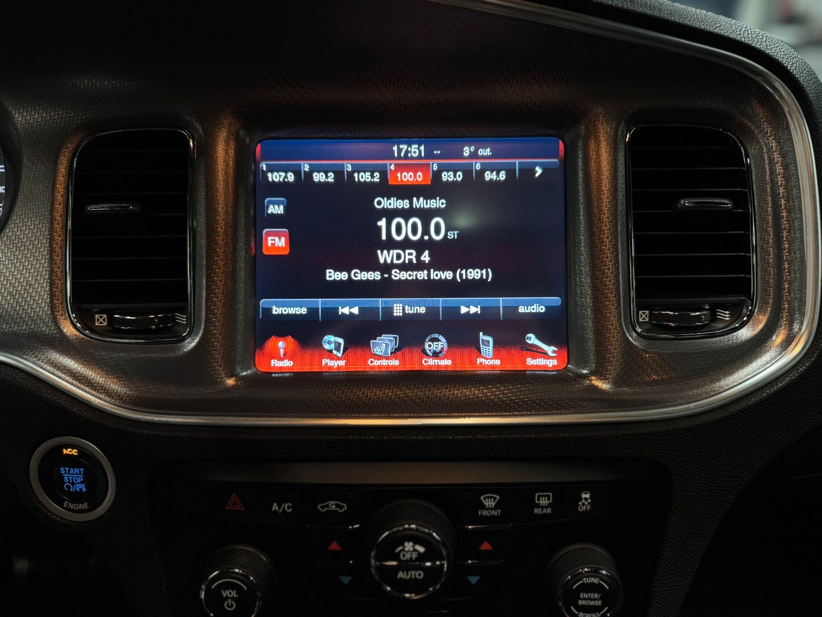 Fahrzeugabbildung Dodge Charger 5,7 R/T "Road-Track" Deutsche EZ