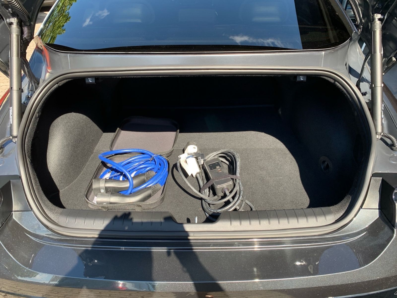 Fahrzeugabbildung Hyundai IONIQ 6 Techniq Elektro 4WD 77,4 kWh Park-Paket