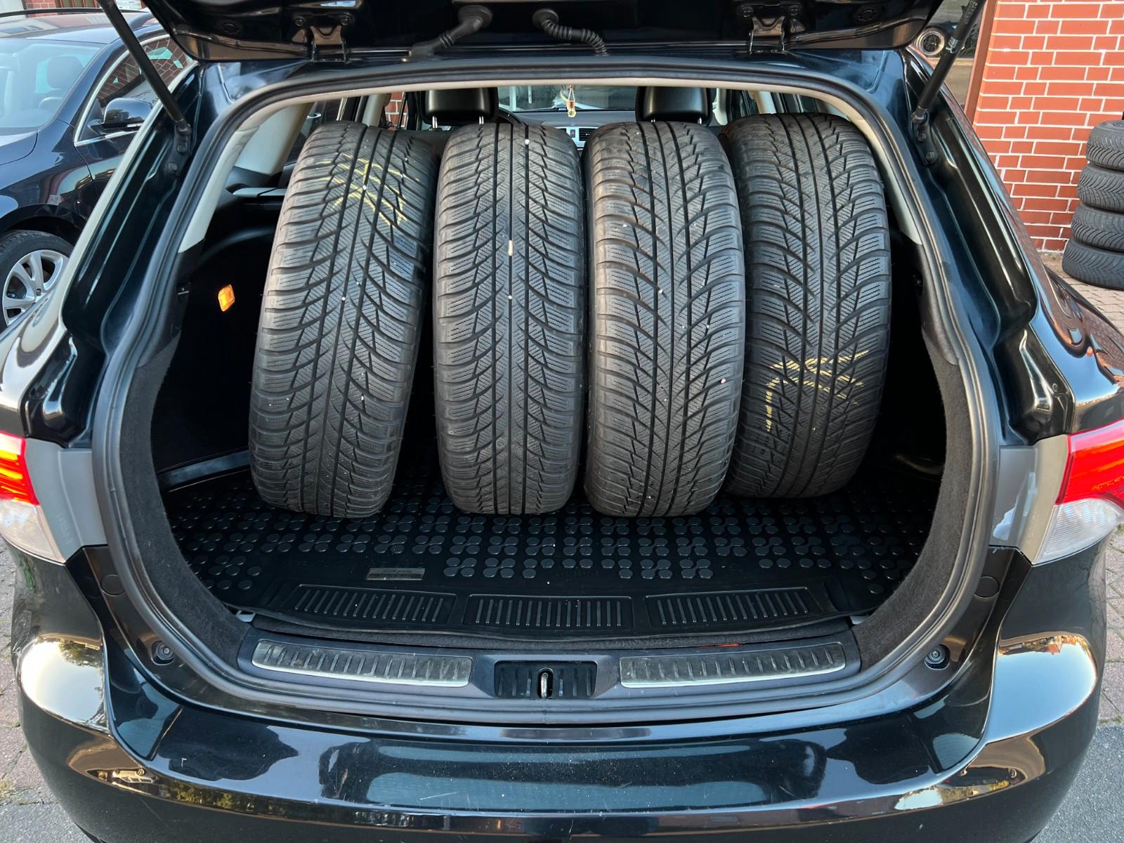 Toyota Avensis 2012 — photo 17