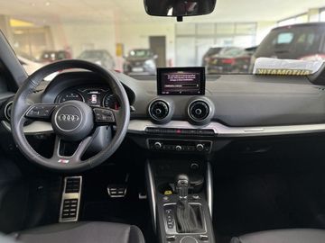 Fotografie des Audi Q2 35 TFSI S tronic sport AHK
