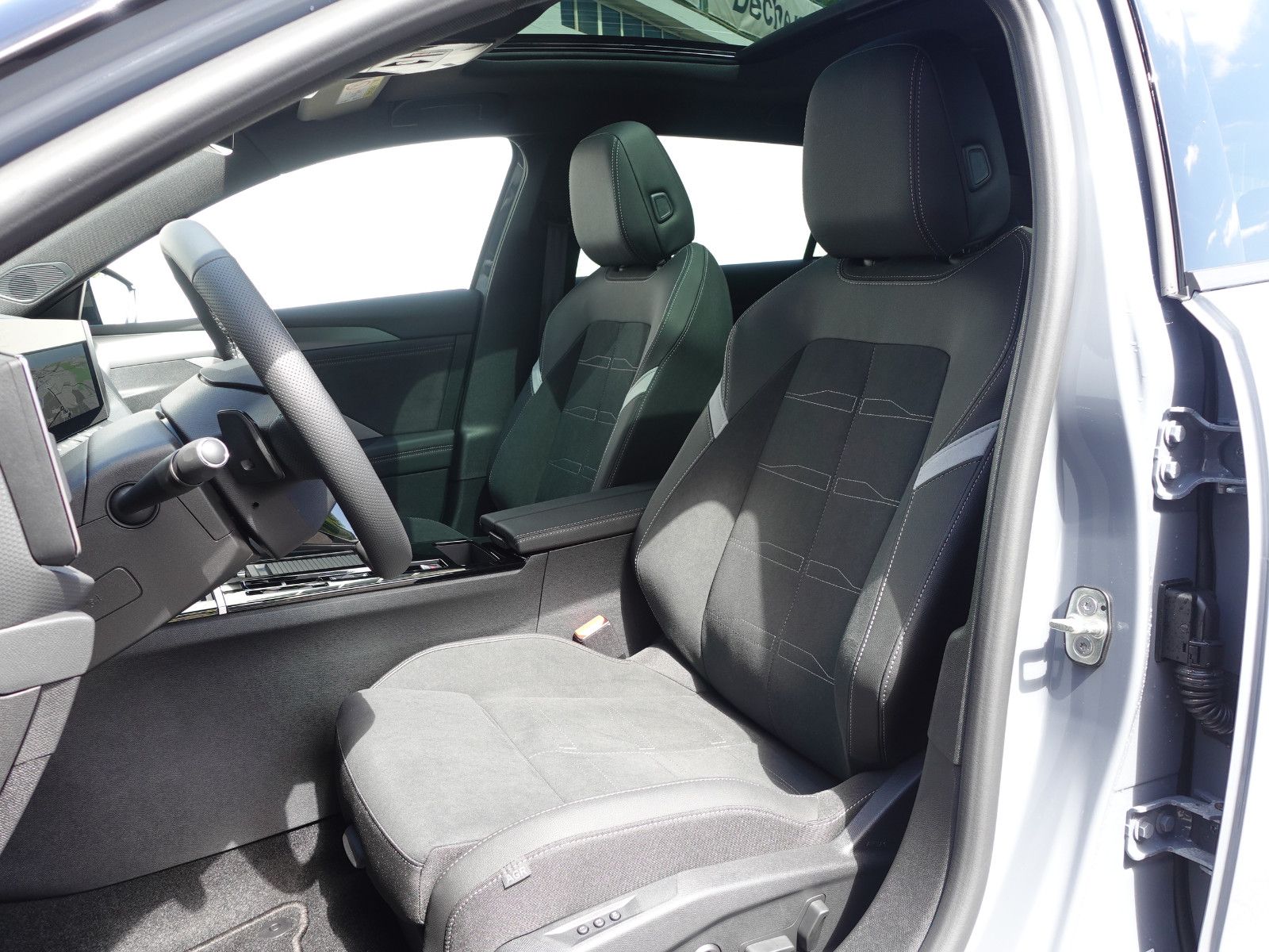 Fahrzeugabbildung Opel Astra ST Hybrid GS AHK,LED Pixel,Navi,Kamera,PDC