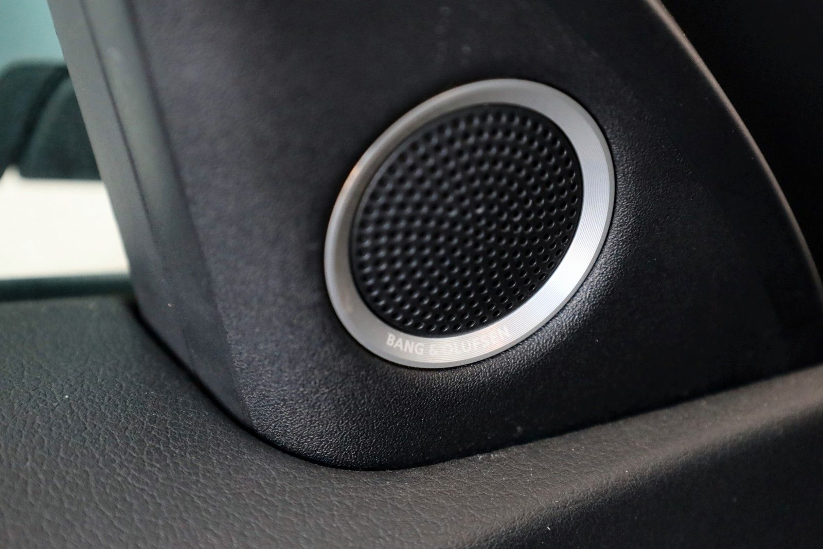 Fahrzeugabbildung Audi A4 Avant S line T.Leder,Navi,Xenon,SH.PDC