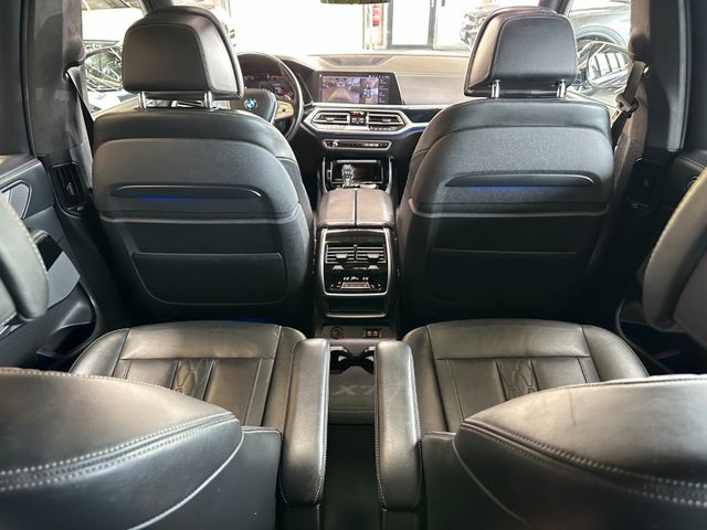 MYAUTOCENTER – Gebraucht- und Jahreswagen mit Werkstattservice in Pfaffenhofen BMW X7 *PANO(SKYLOUNGE)*HEADUP*6SITZER*5-ZONEN*VOLL*