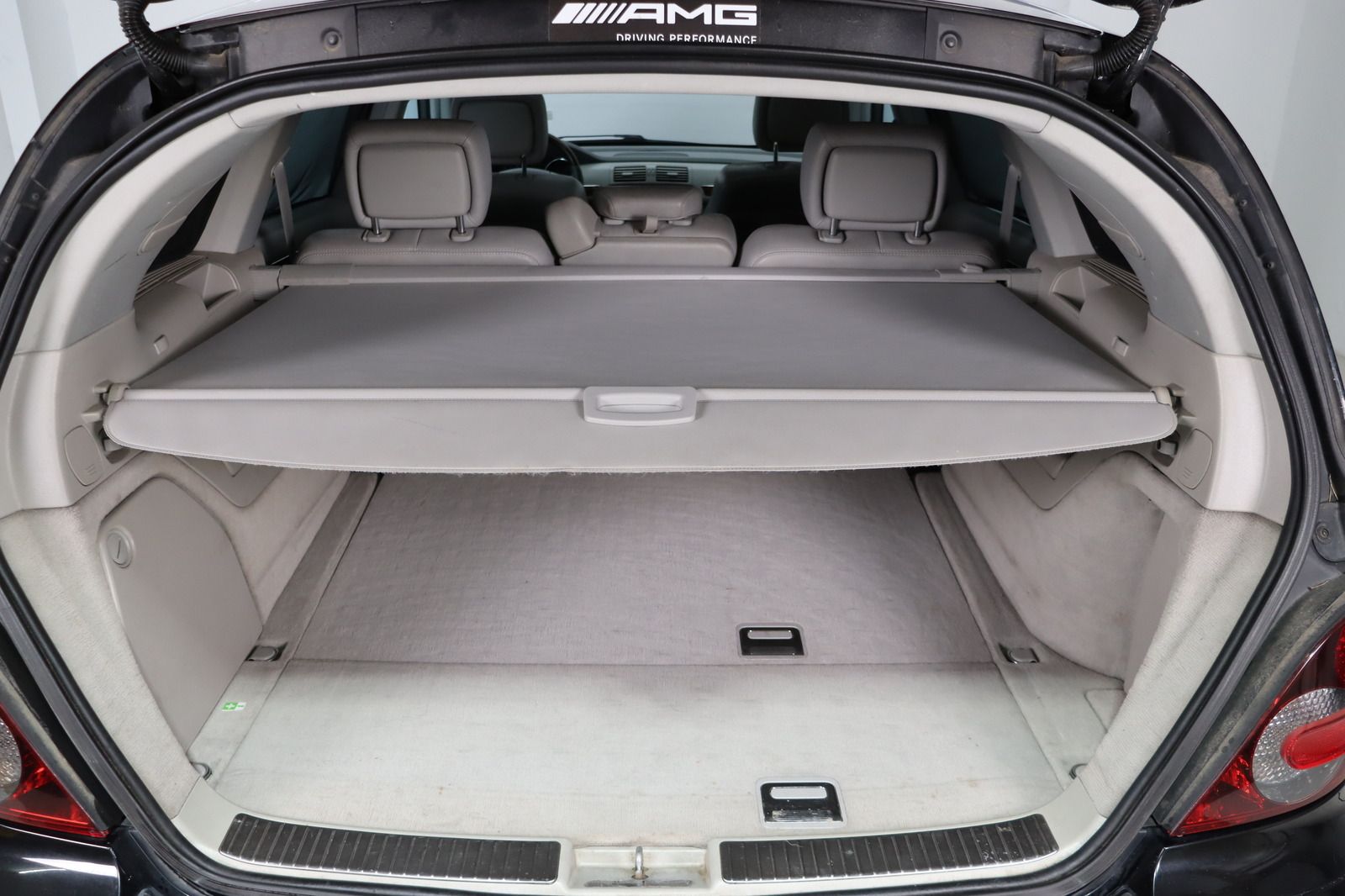 Fahrzeugabbildung Mercedes-Benz R 320 CDI 4MATIC * HUD * AHK * Navi