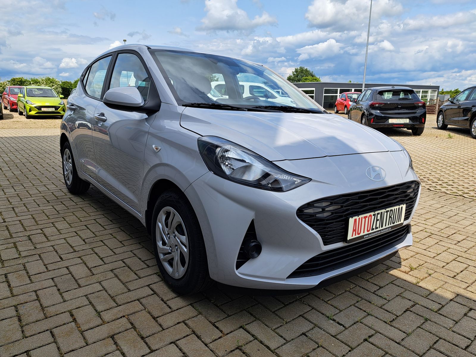 Fahrzeugabbildung Hyundai i10 1.0 MODELL 2025 NAVI WINTERPAKET KAMERA DAB