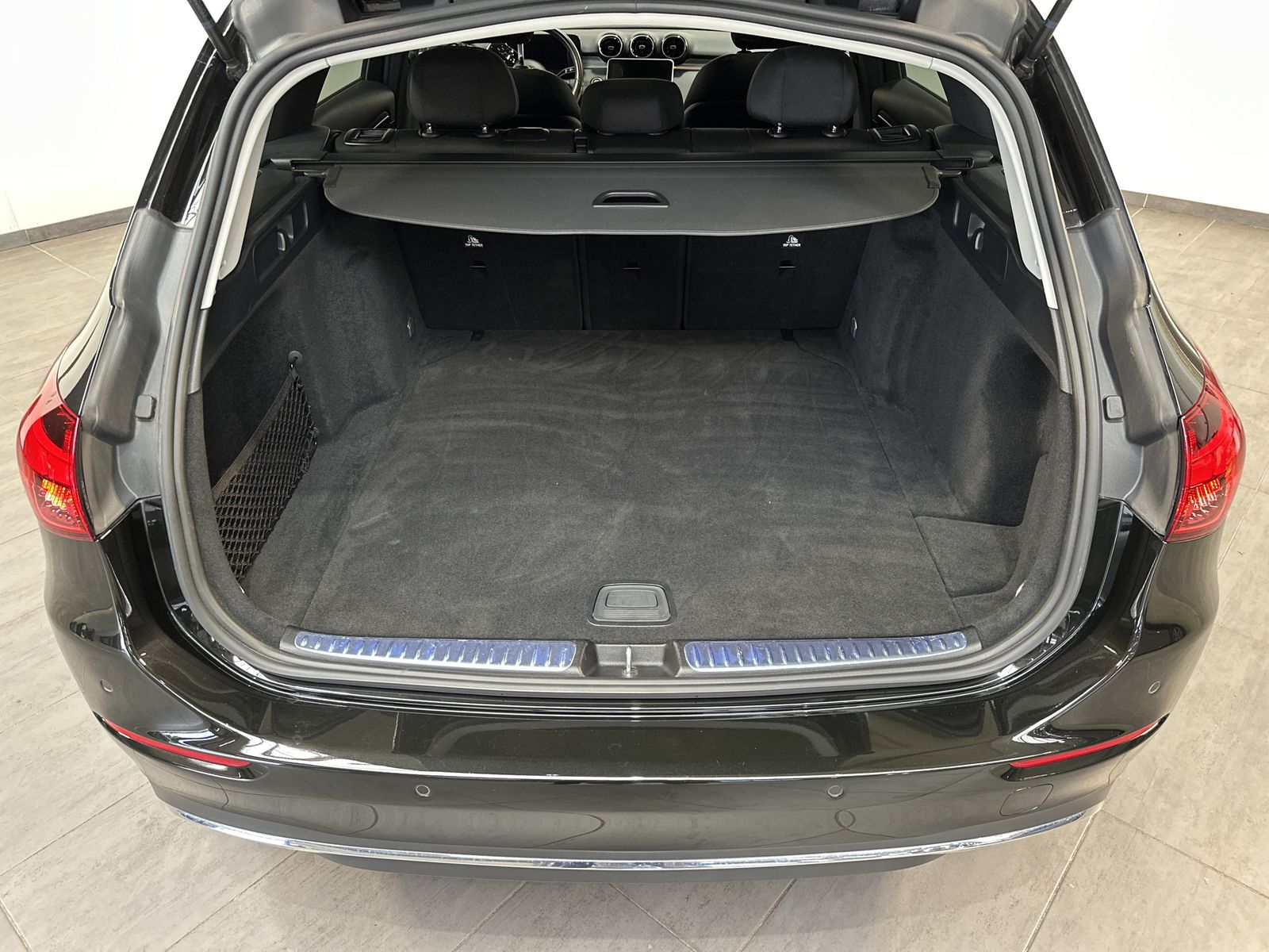 Fahrzeugabbildung Mercedes-Benz C 220d T Avantgarde NAV+LED+AHK+KAM+VCOCKPIT+1HD