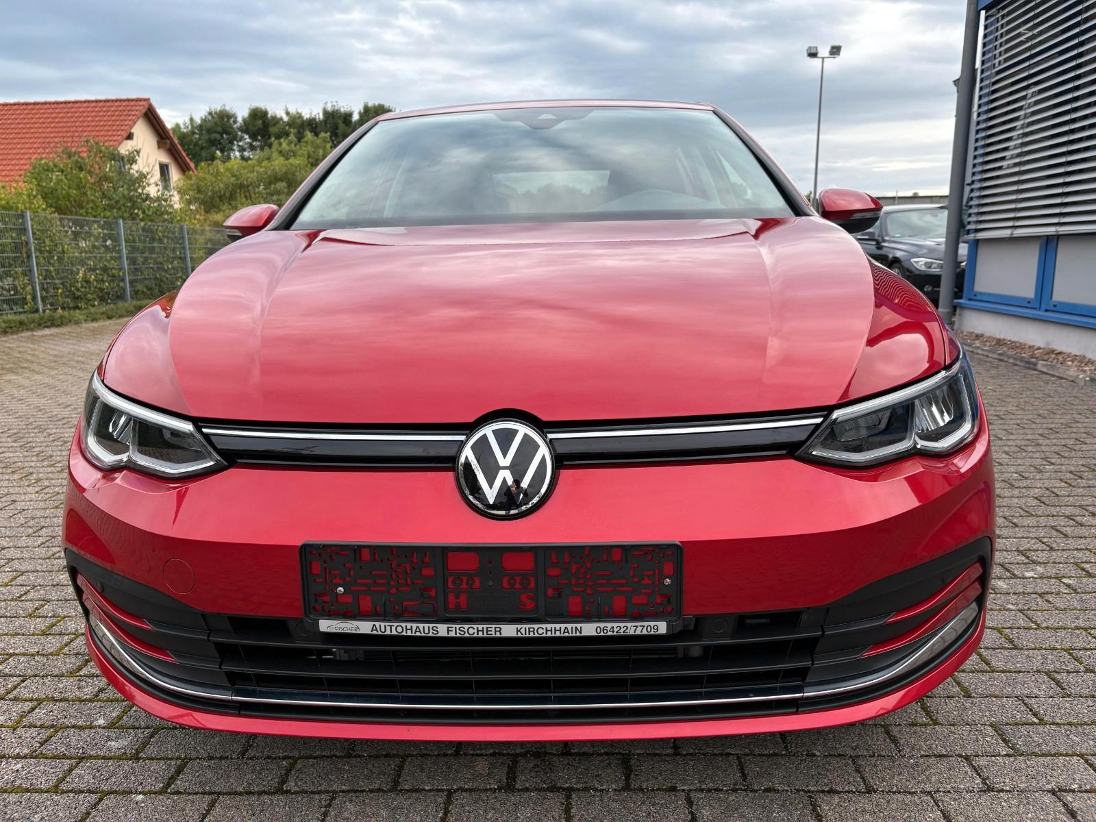 Volkswagen GOLF VIII 1.5 TSI AHK KAMERA APP C. LENKRADHEIZ.