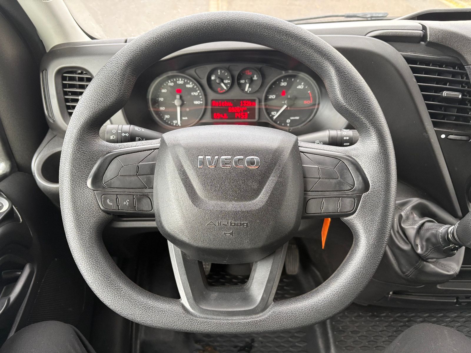 Fahrzeugabbildung Iveco Daily Kasten HKa 35 S ... V Radstand 3520 L/3-SI