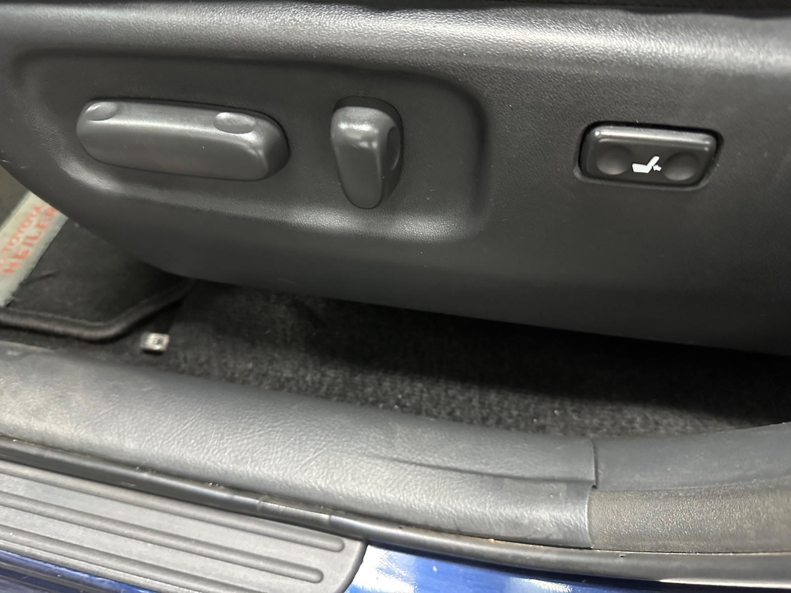 Toyota RAV4 Executive 2.2 D-CAT 177 ch 4x4 • Cuir • GPS • Caméra • Attelage