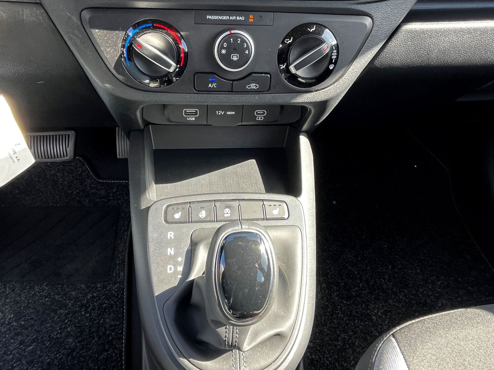 Fahrzeugabbildung Hyundai i10 Trend AUT SHZ NAV BT KAM ALU