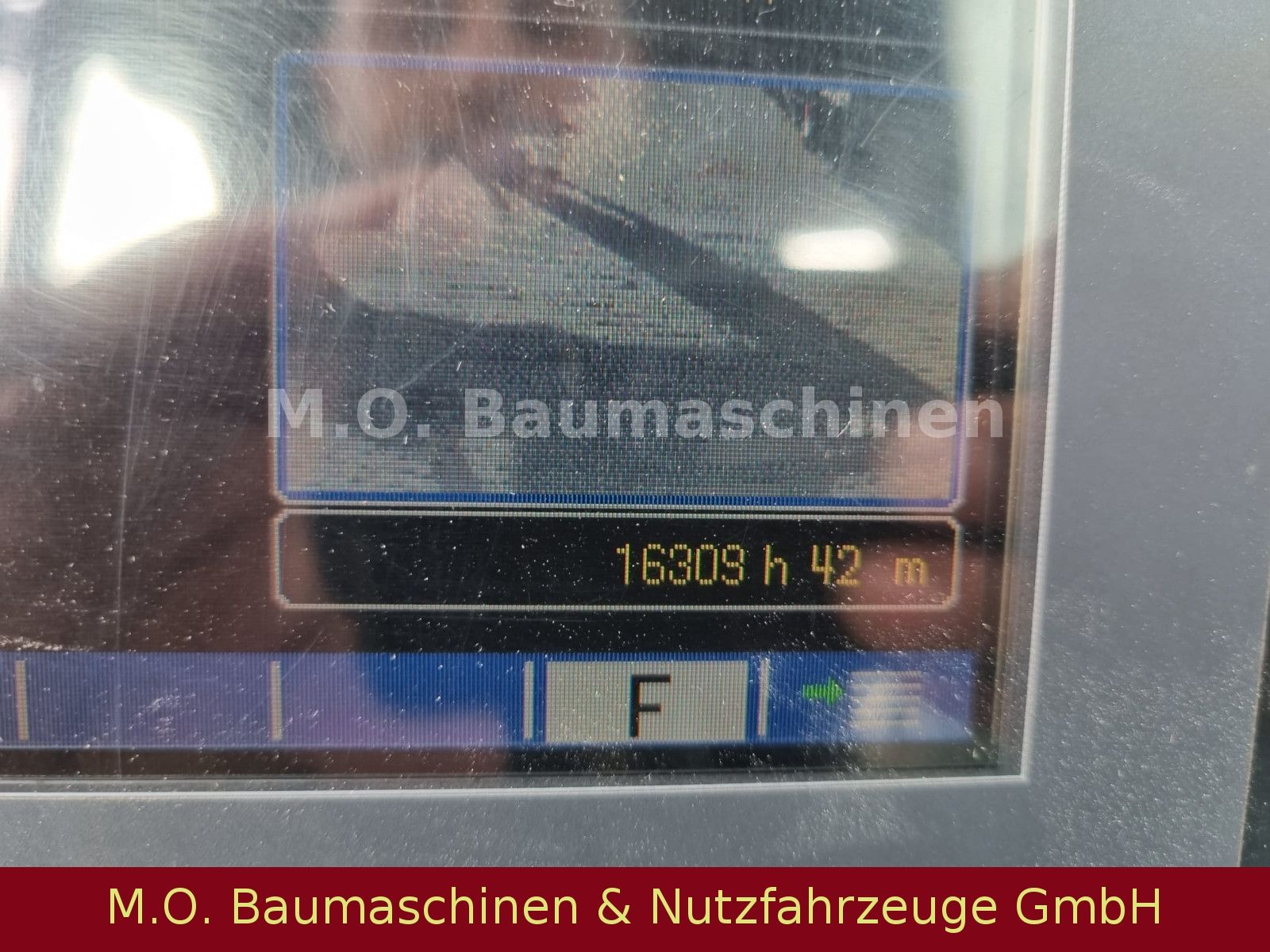 Fahrzeugabbildung Fuchs MHL 335 / ZSA /AC/ Hochfahr.Kabine/Magnetanlage