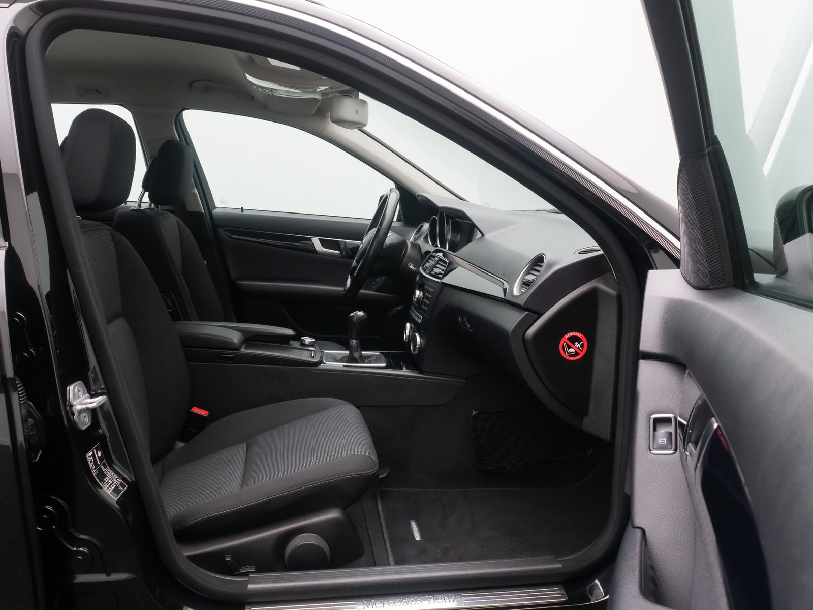 Fahrzeugabbildung Mercedes-Benz C 180 BlueEfficiency AHK Navi HiFi PDC KlimaAut