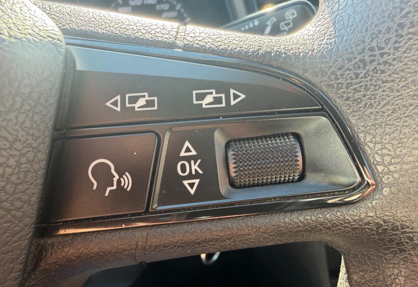 Seat Leon ST Reference Sportsitze Sport Lenkrad