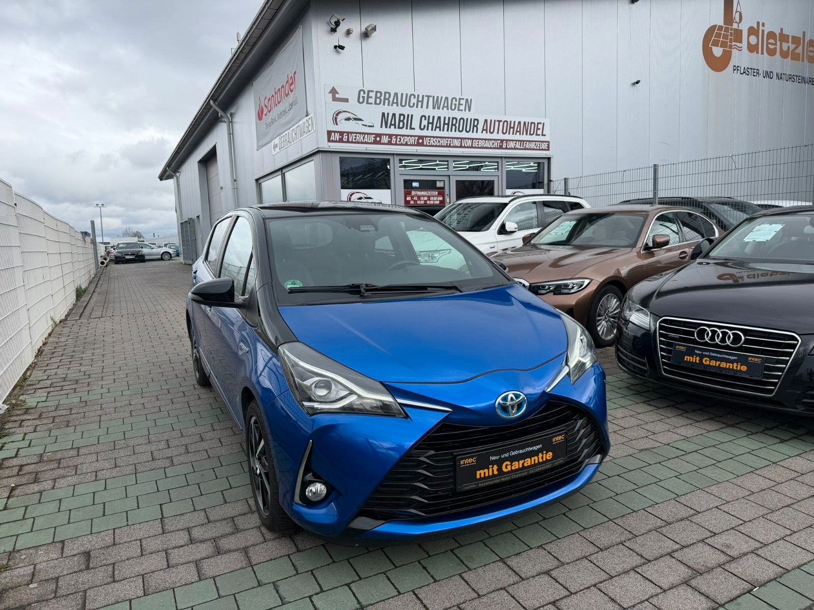 Toyota Yaris Hybrid Style Selection Relax-Garantie 1/27 imagem 3