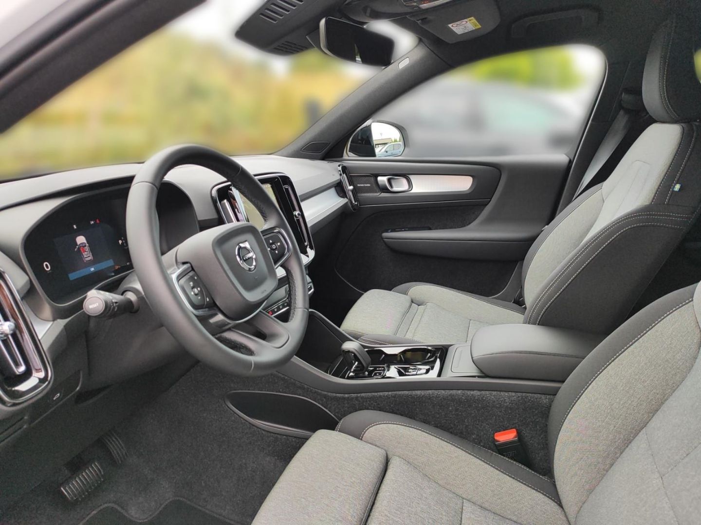 Volvo XC40 B3 Plus Black Edition 2WD StandHZG Digitale foto 15
