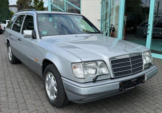 Mercedes-Benz 300 TE 4M 124er 3. Sitzreihe