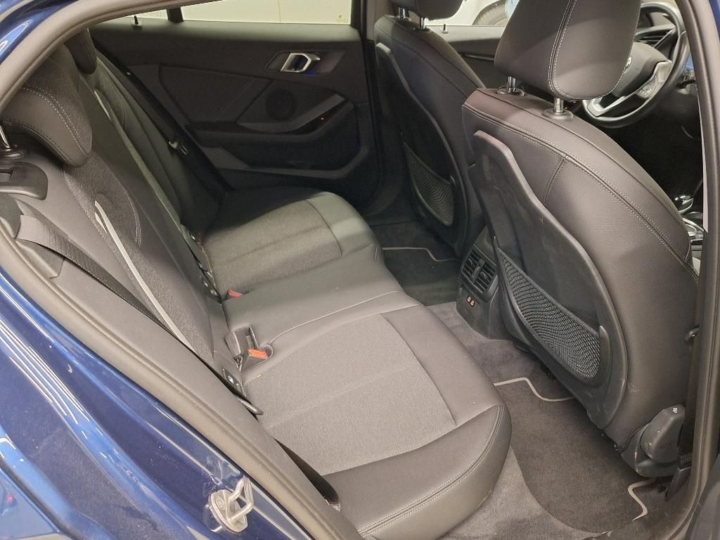 Fahrzeugabbildung BMW 118 d Sport Line Aut GRA Nav LED Live Cockpit