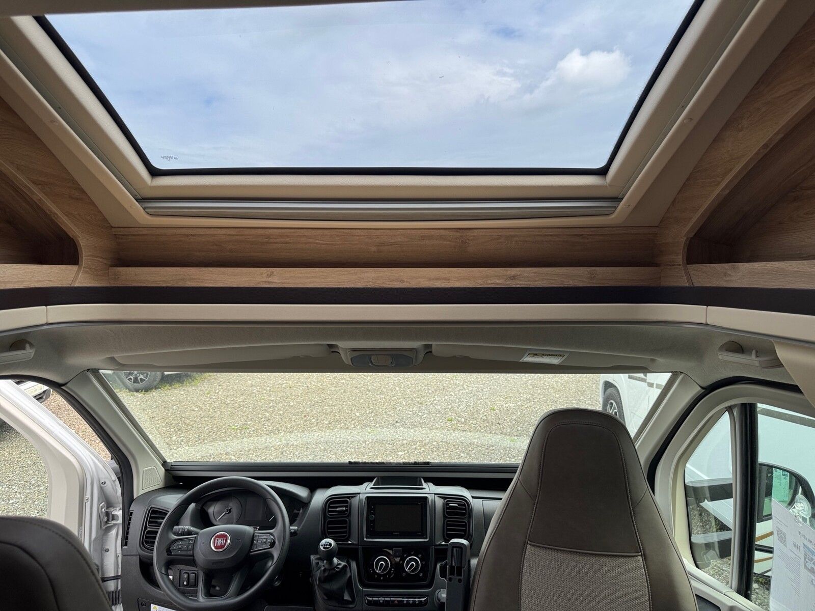 Fahrzeugabbildung Eura Mobil Profila RS PRS 695 EB Dachklima/Mondial/Lithium