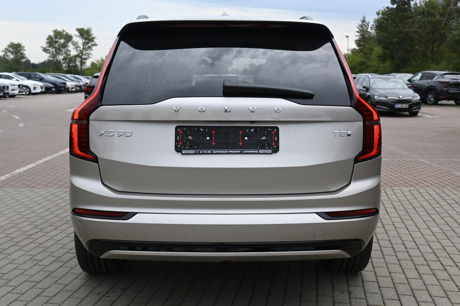 Fahrzeugabbildung Volvo XC90 T8 AWD Ultra Dark´*STDHZG*360°*LUFT*ACC*AHK