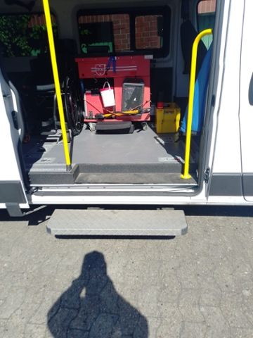 Fahrzeugabbildung Fiat Ducato Rollstuhltranporter Lift 4 Rollstühle
