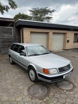 Audi 100 - silberne Audi 100