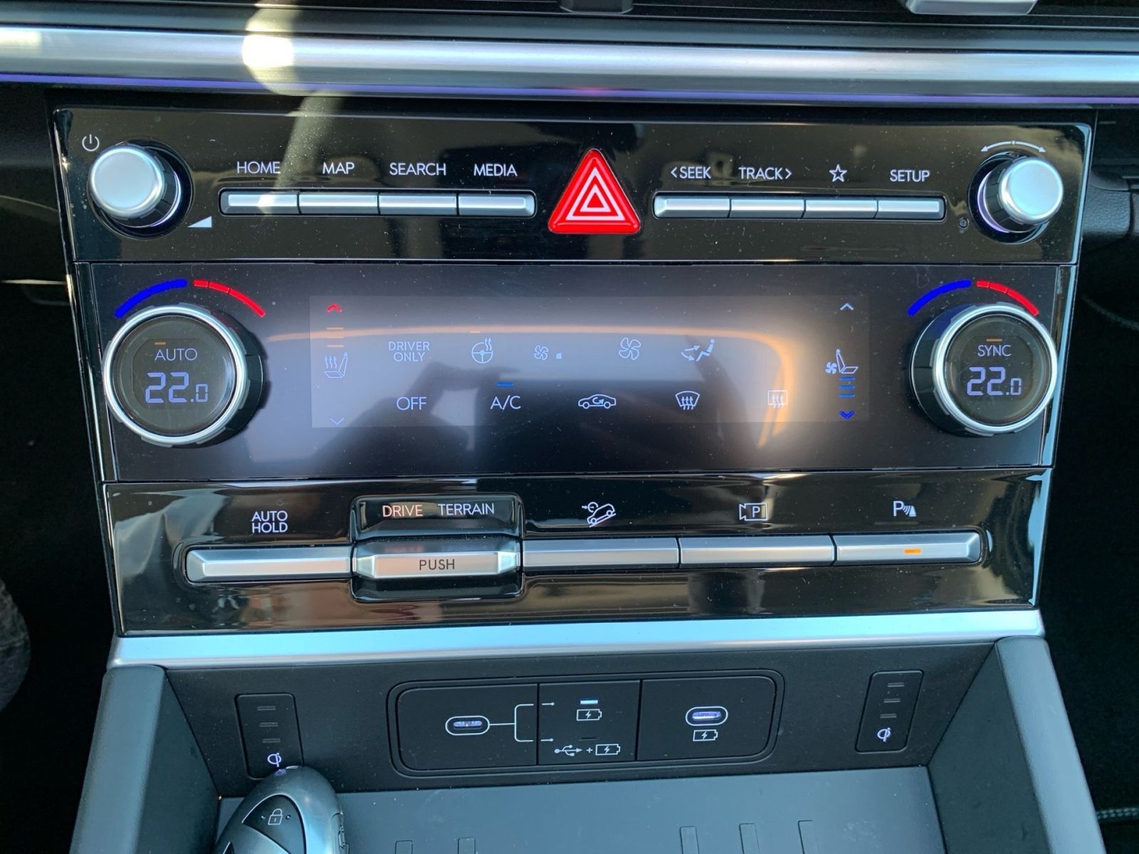 Fahrzeugabbildung Hyundai SANTA FE 1.6T-GDI Signature Hybrid 4WD Schiebeda
