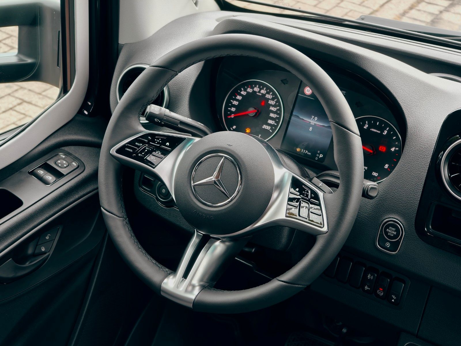 Fahrzeugabbildung HYMER / ERIBA / HYMERCAR B - KLASSE ML T 780 BLACKLINE