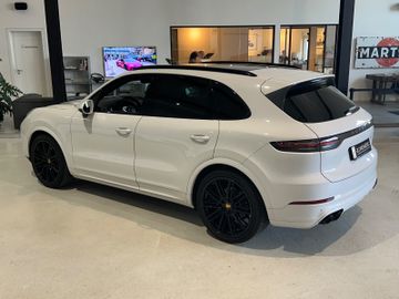 Porsche Cayenne - 8